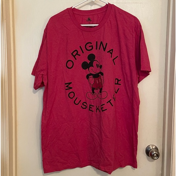 Disney Parks Red Men's‎ Size 2XL Mikey Mouse Original Musketeer Shirt - Picture 1 of 6